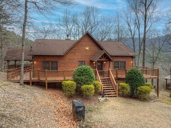 1438 Rocky Top Way, Townsend, TN 37882