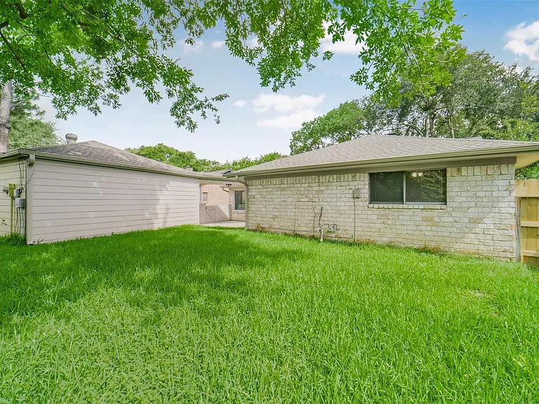 21323 Park Bluff Dr — Photo 48