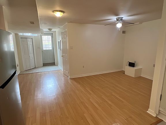2nd image of 5965 Stonebriar Cres