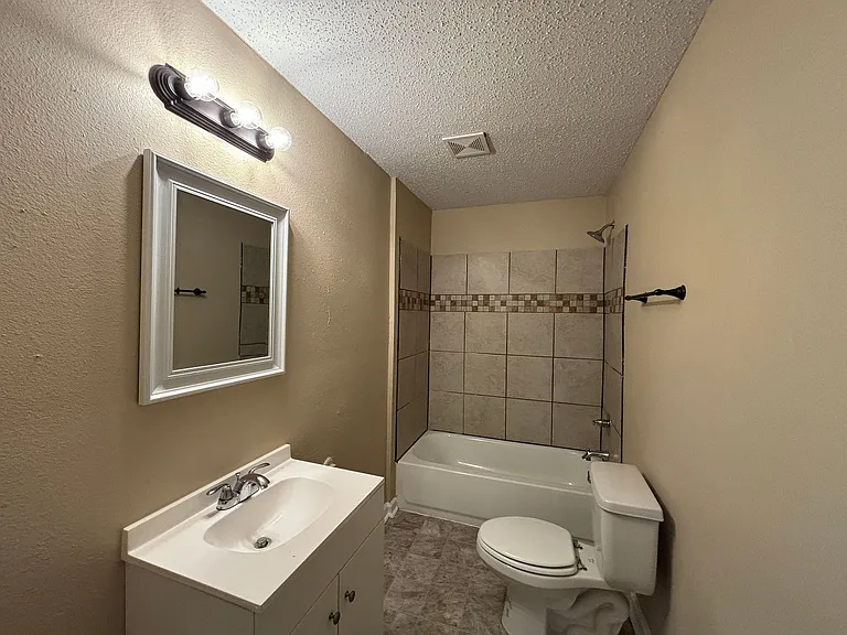 6900 Juniper Rd — Photo 2