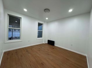 34-25 34th St #1A, Astoria, NY 11106