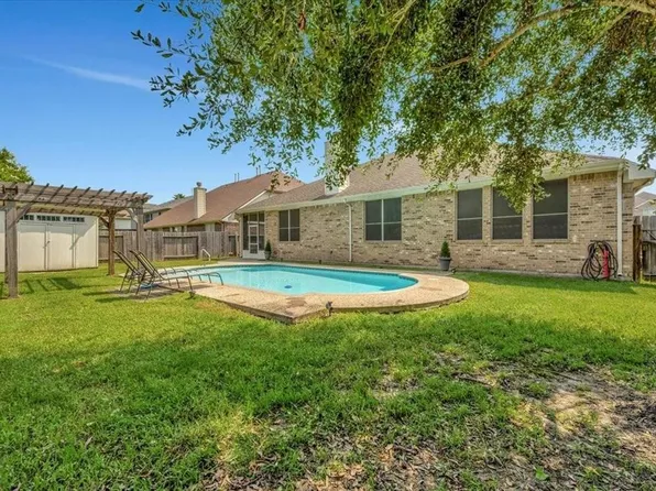 4208 S Meridian Greens Drive, Dickinson, TX 77539