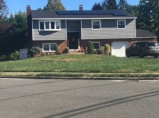 13 Monticello Dr, Howell, NJ 07731