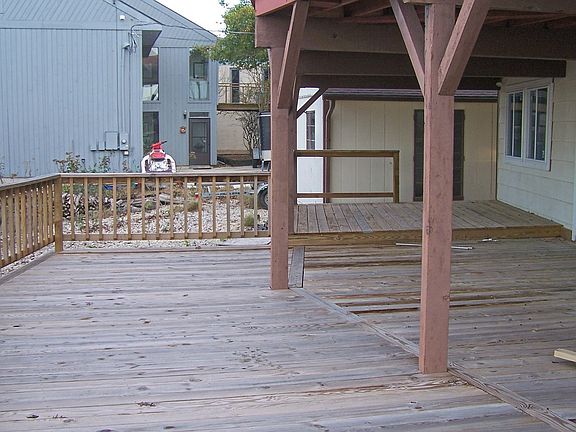 4th image of 714 Village Shore Dr