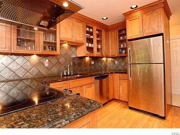 2nd image of 193 Sierra Vista Ln
