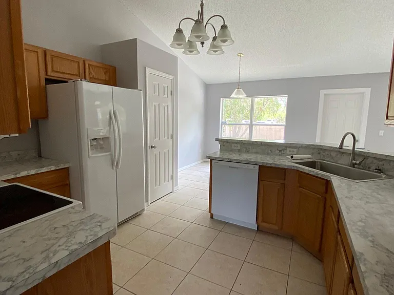 632 SE Chapman Ave — Photo 33