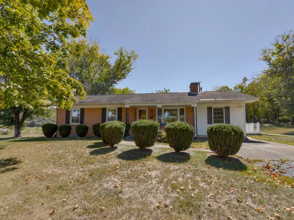 84 Harmony Dr, Lexington, VA 24450