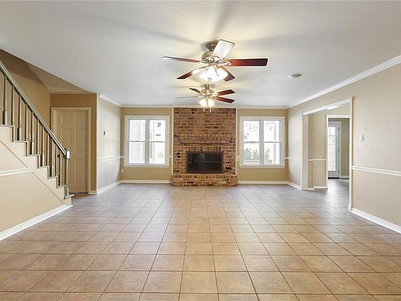5th image of 3548 Pin Oak Ave