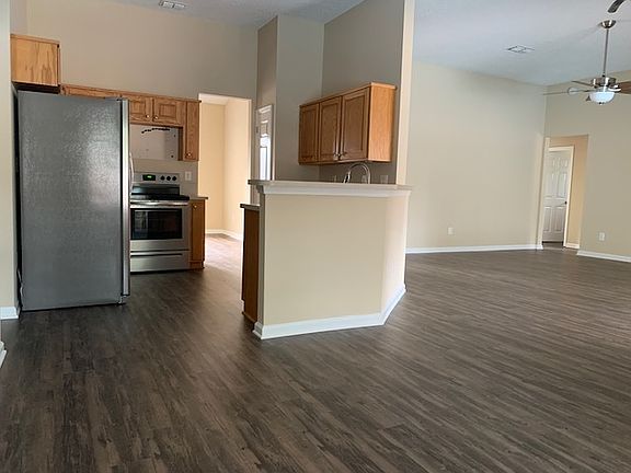 3rd image of 3286 Sexton Dr