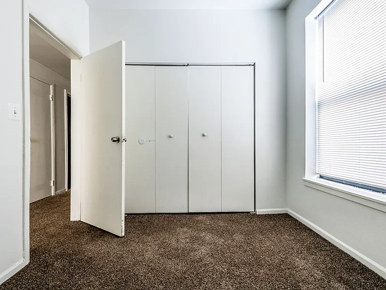5051 S Forrestville — Photo 57