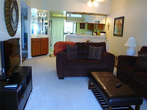 2nd image of 272 Woodlake Wynde