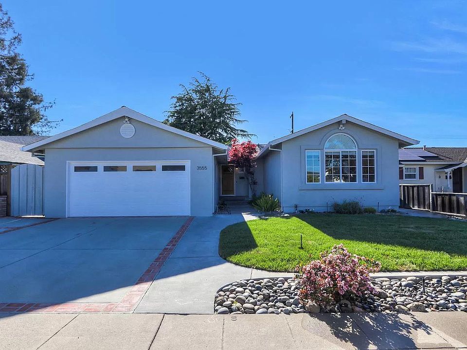1st image of 3555 Calvin Ave