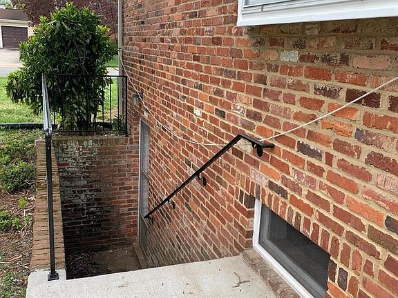 5th image of 202 Wildman St NE