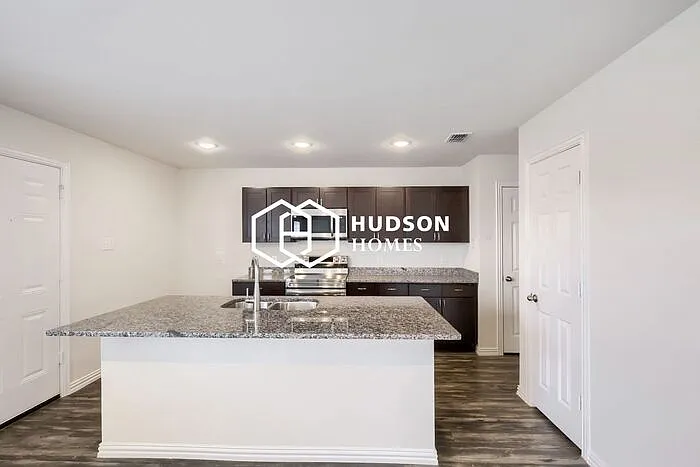 116 Goel St — Photo 3