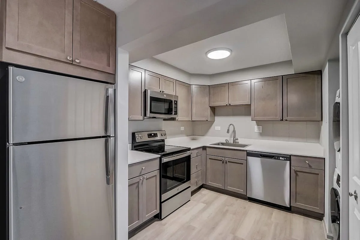 2 bed, 950 sqft, $2,000 — Photo 3