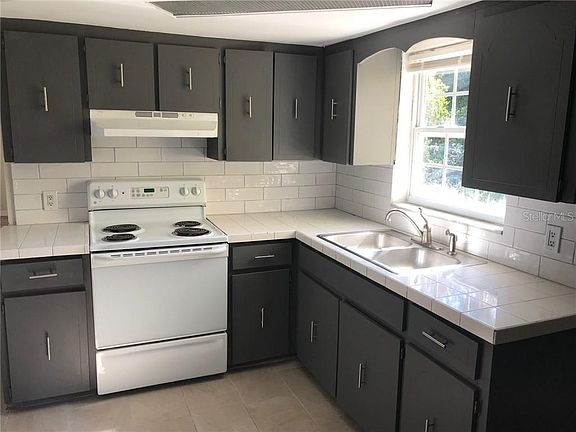 3rd image of 3234 Holiday Lake Dr