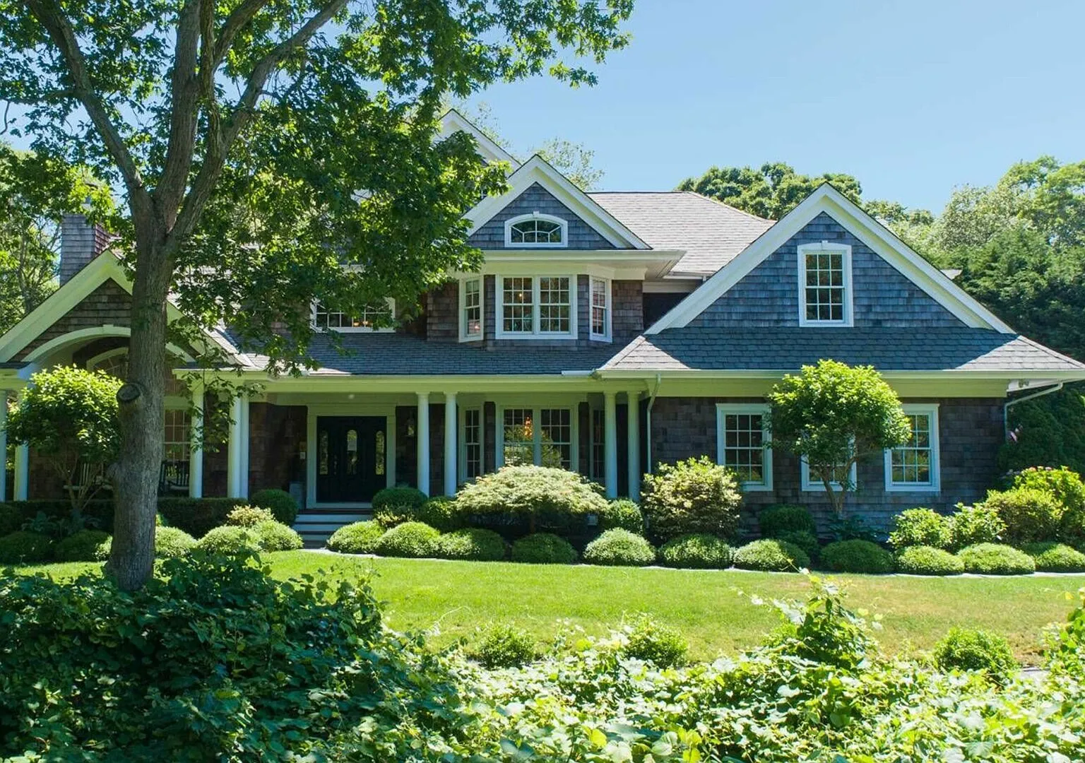 Stunning, Contemporary Southampton Home Near Town Beaches — Photo 3
