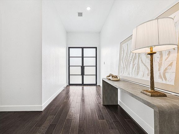 4th image of 3209 McCulloch Cir