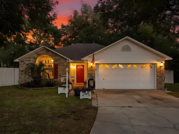 5999 Savannah Dr, Milton, FL 32570