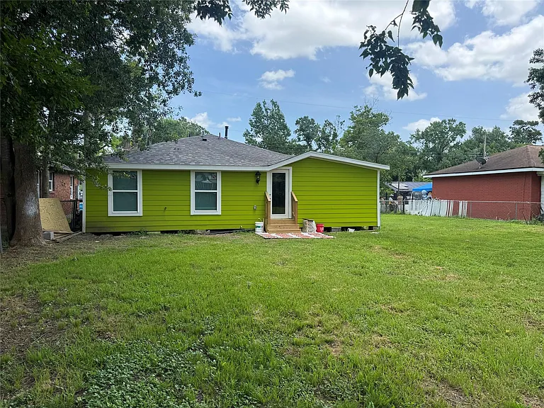 10437 Barnham St — Photo 15