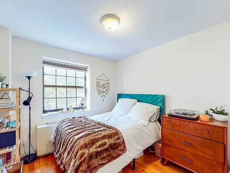 525 E 13th St #3F — Photo 1