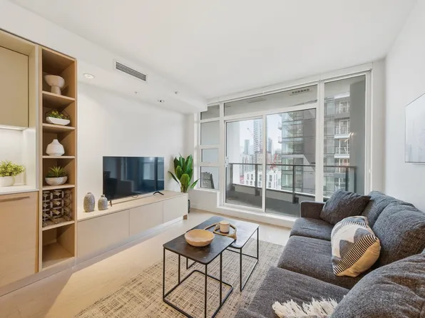 1289 Hornby St #2606, Vancouver, BC V6Z 2H7