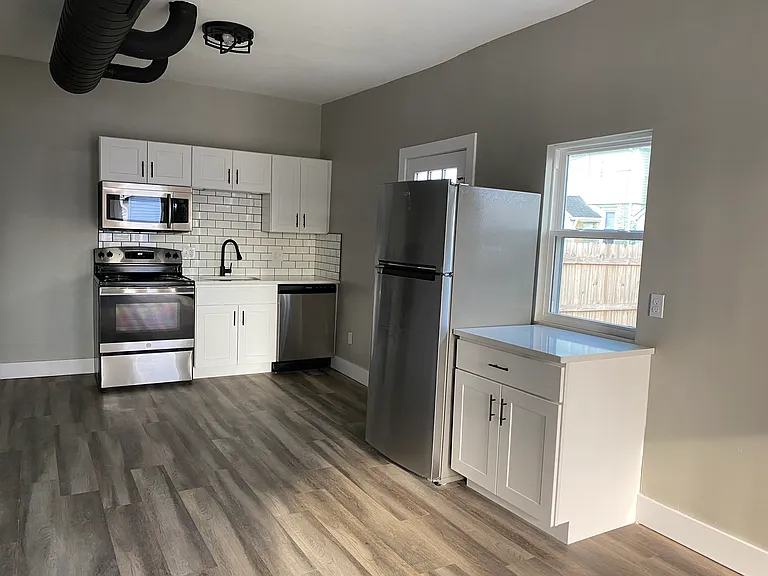27 1/2 Rodgers Ave #27-1/2 — Photo 12