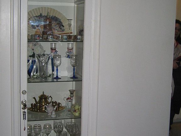Built In Curio/China Cabinet