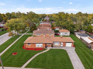 2752 Tennyson Pl, Hazel Crest, IL 60429