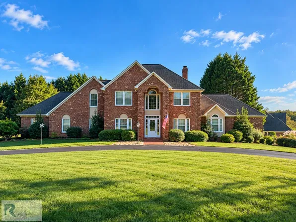 111 Walden Ct, Danville, VA 24541