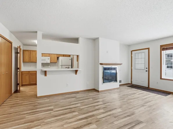 677 Mariner Way, Woodbury, MN 55129