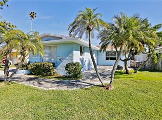 16109 1st St E, Redington Beach, FL 33708