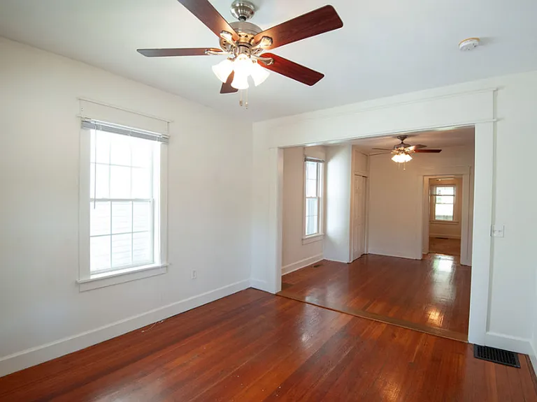 1202 N Walnut St — Photo 37