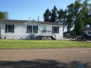 313 Royce St, Garretson, SD 57030