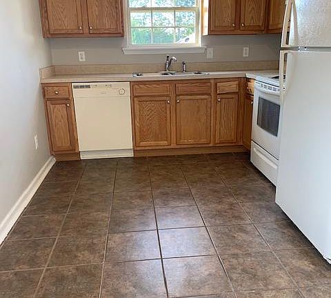 5th image of 311 Melissa Dr