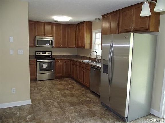4th image of 19411 Braebrook Dr