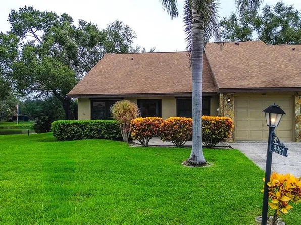 9981 Lake Seminole Dr W, Largo, FL 33773