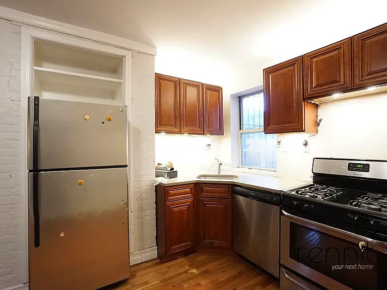 155 Pulaski St #1 — Photo 2