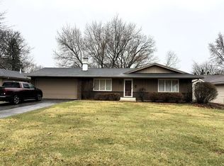 914 Brookfield Rd, Rockford, IL 61107