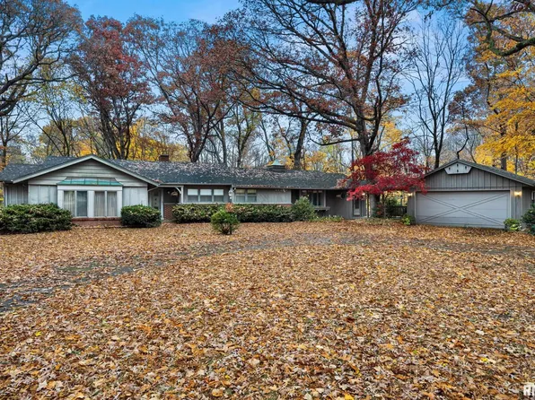 105 Cherokee Dr, East Peoria, IL 61611