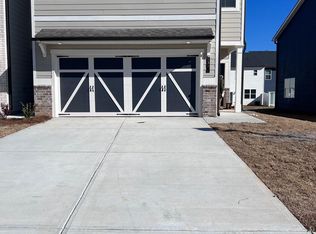 5324 Melbourne Ln, Flowery Branch, GA 30542