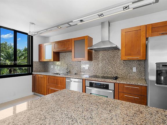 4th image of 181 Crandon Blvd APT 301