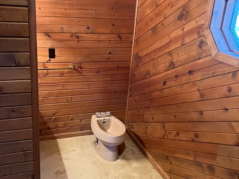 626 W Jackson St — Photo 36