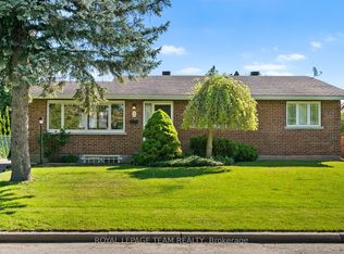 3 Millbrook Cres, Ottawa, ON K2E5B6