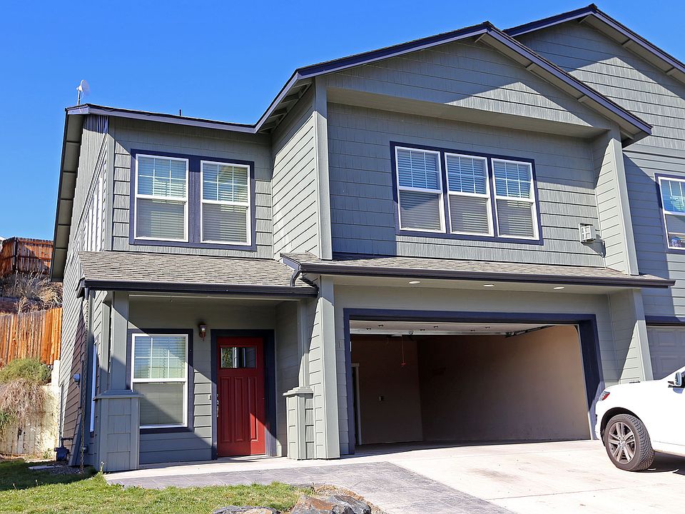 1st image of 491 NE Brookstone Dr