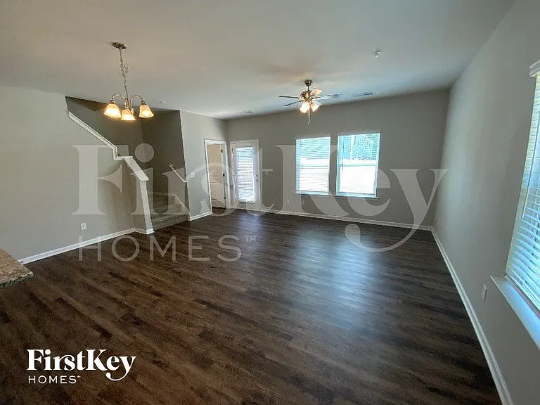 2014 Cypress Village Dr NW — Photo 2