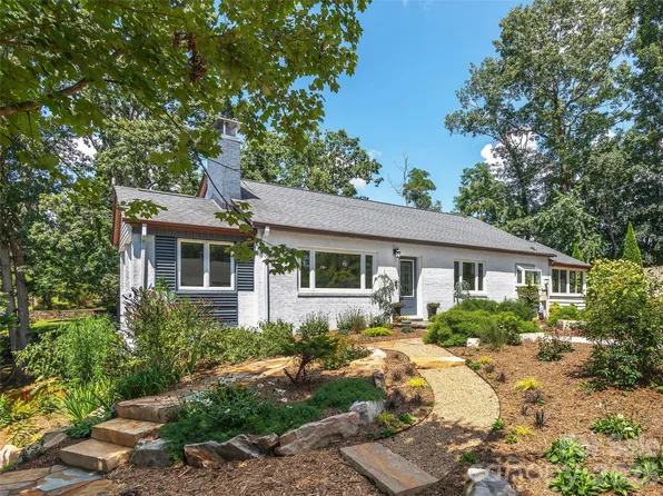 29 White Pine Dr, Asheville, NC 28805