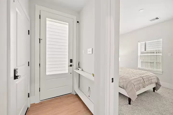 1208 Moody - 5 — Photo 2