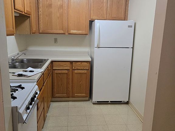 5th image of 444 Gramercy Dr #354-02
