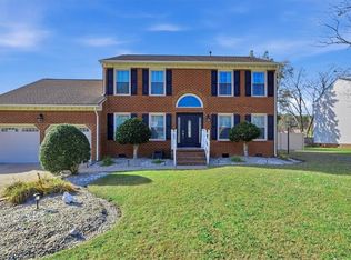 512 Woodglen Dr, Chesapeake, VA 23322